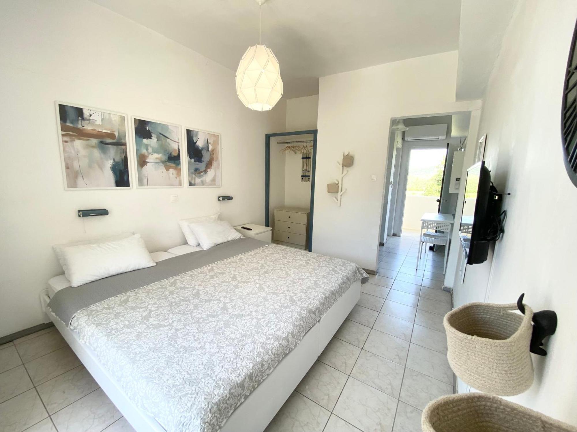 Navy Apartment With Mountain View &Private Parking Vatos Екстер'єр фото