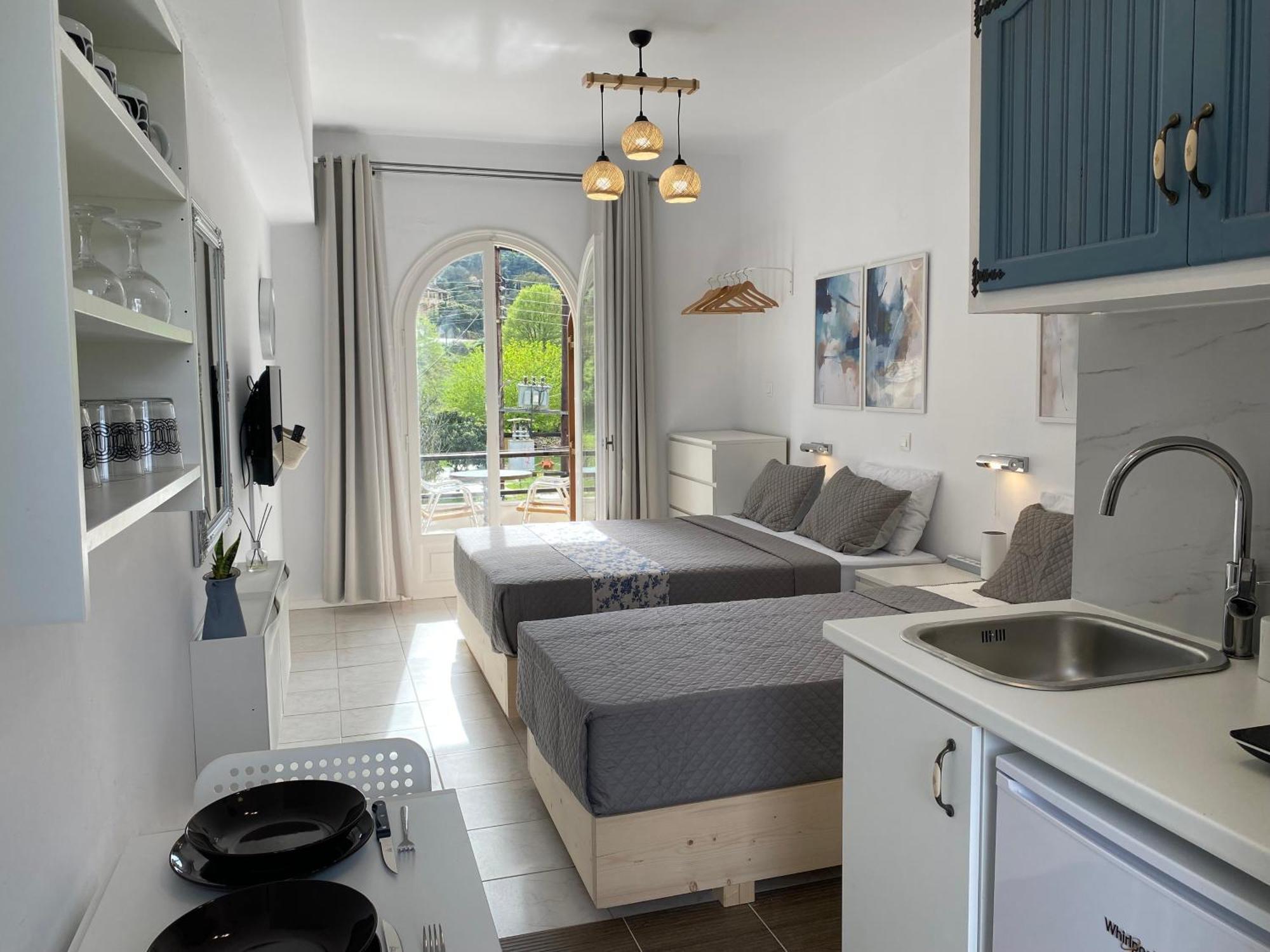 Navy Apartment With Mountain View &Private Parking Vatos Екстер'єр фото